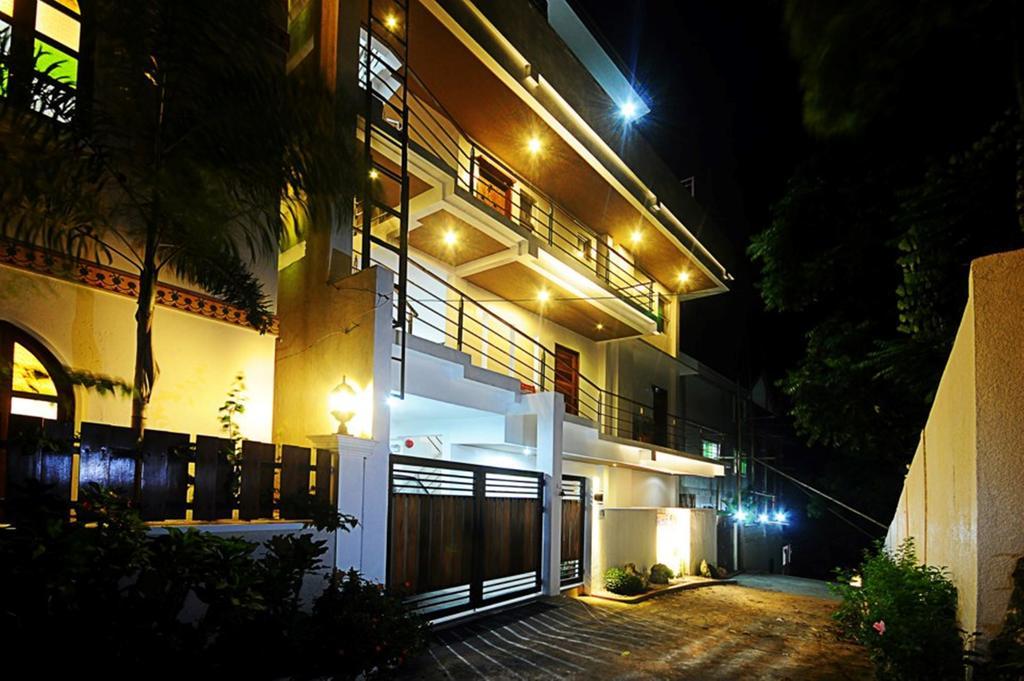 Bluewaves Westcliff Villa Balabag  Exterior foto