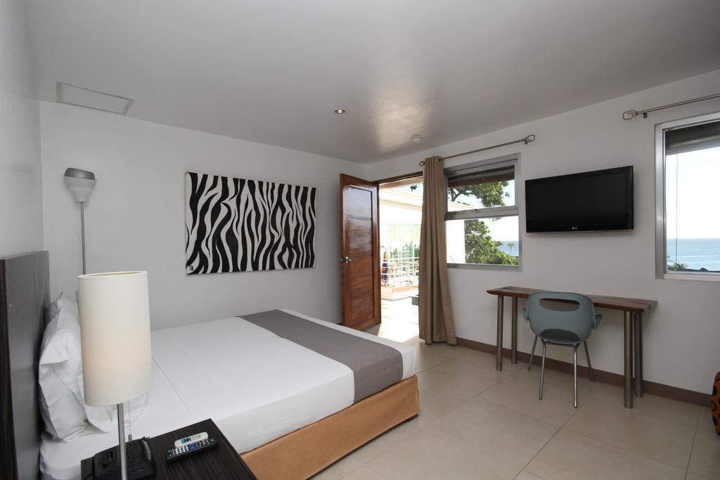 Bluewaves Westcliff Villa Balabag  Exterior foto